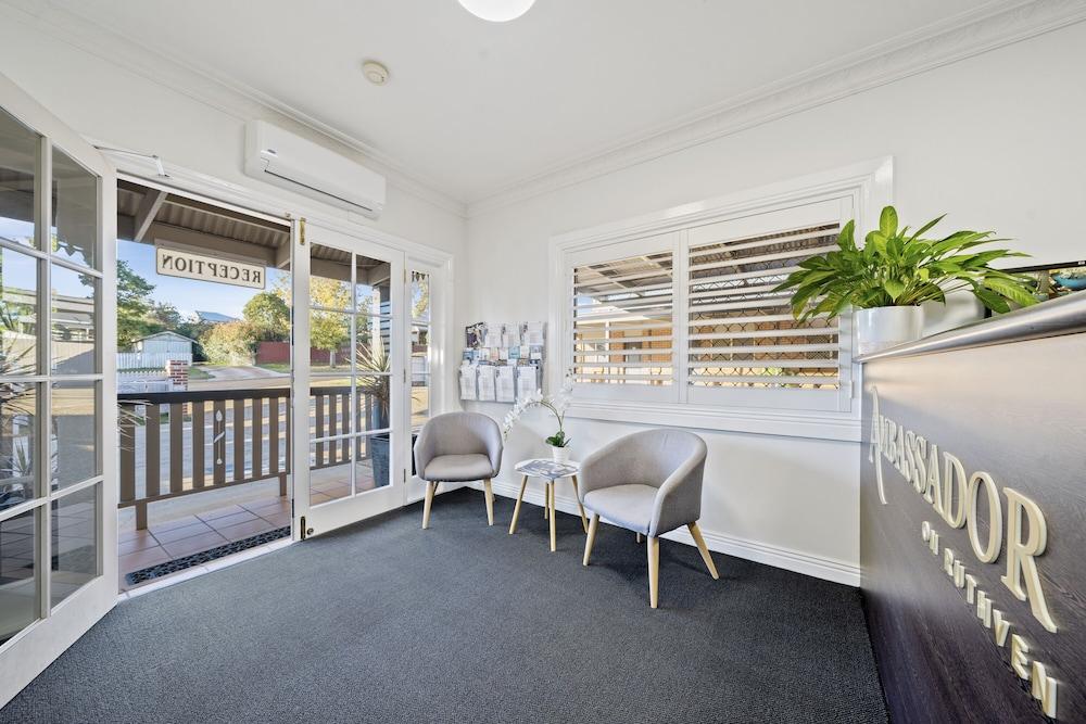 Ambassador On Ruthven Motel Toowoomba Exterior photo